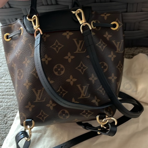 Louis Vuitton Monogram Montsouris BB backpack with fuchsia interior - Picture 2 of 6